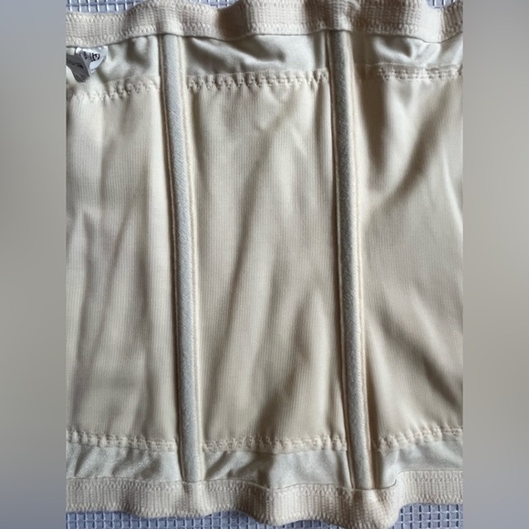 Flexees by Maidenform Cream Waist Nipper Firm Control Shapewear Size 2XL - Picture 13 of 15